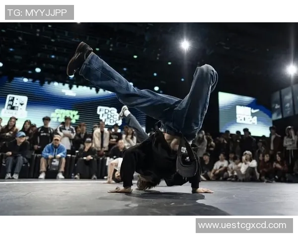 深圳街舞队创下耐力新纪录引领全国街舞热潮 深圳街舞队创下耐力新纪录引领全国街舞热潮